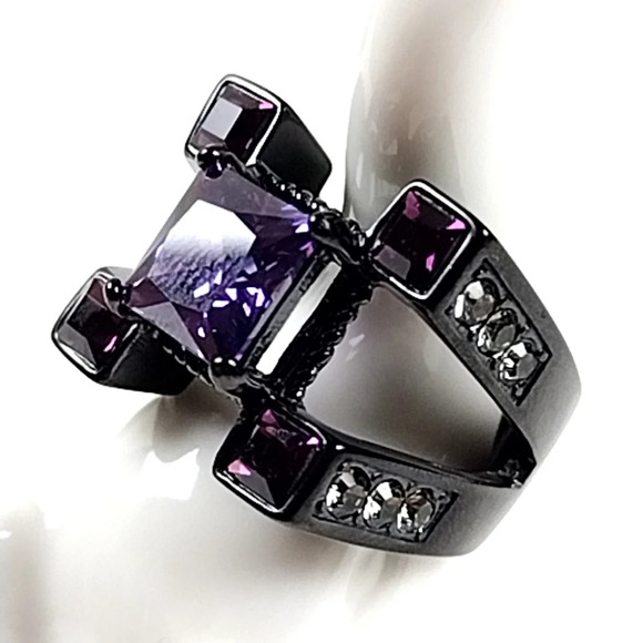 Steampunk Gothic Statement Ring - Picture 11 of 17